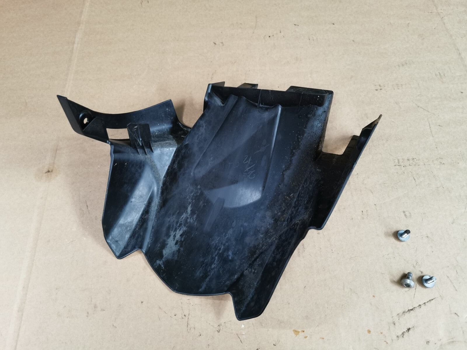 Rear Wheel Fender & Chain Guard Kawasaki EX650 Ninja 2017 - 2021