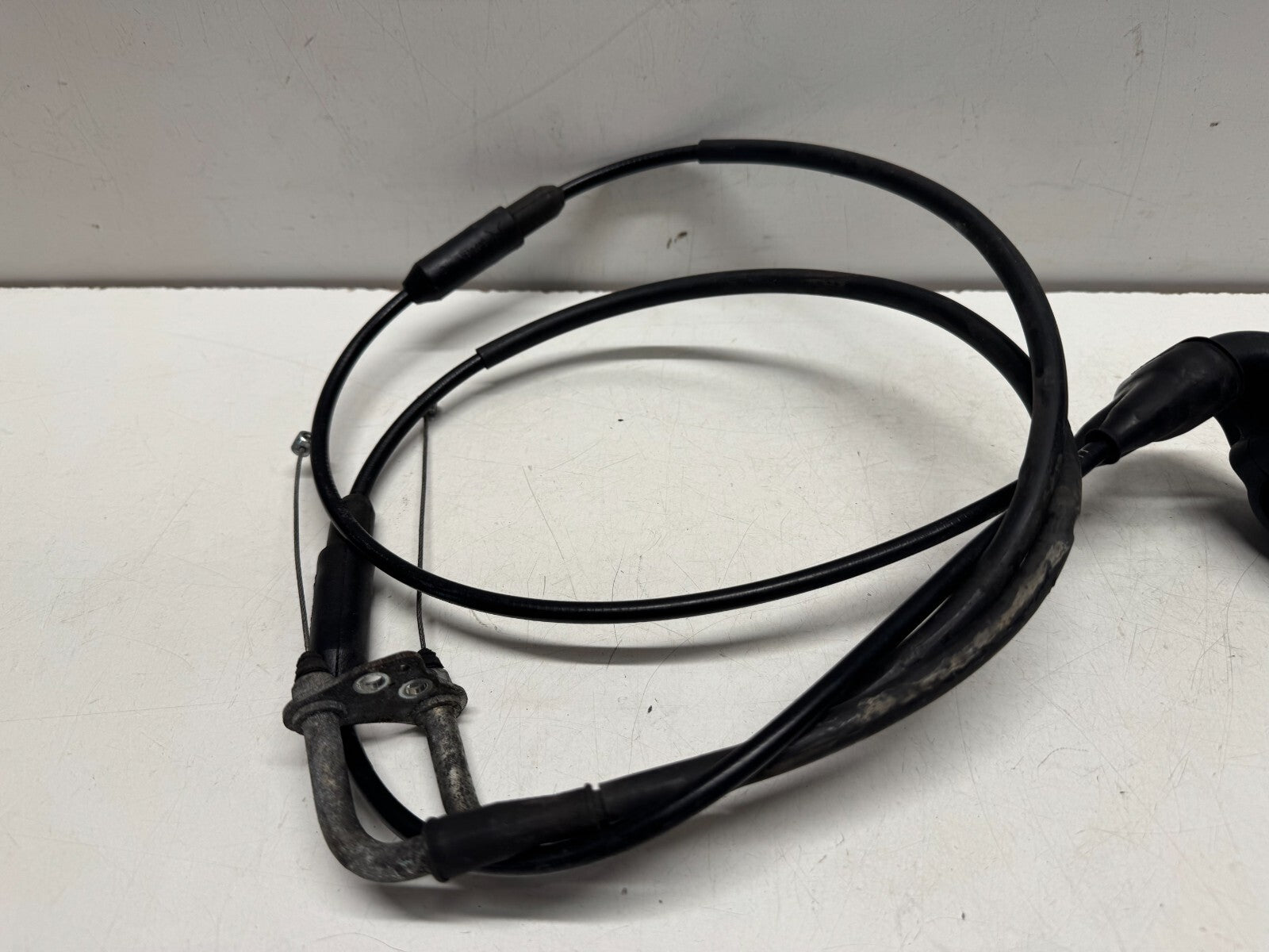 Throttle Housing Clamp & Cables  Ducati Multistrada 1200 S 2013