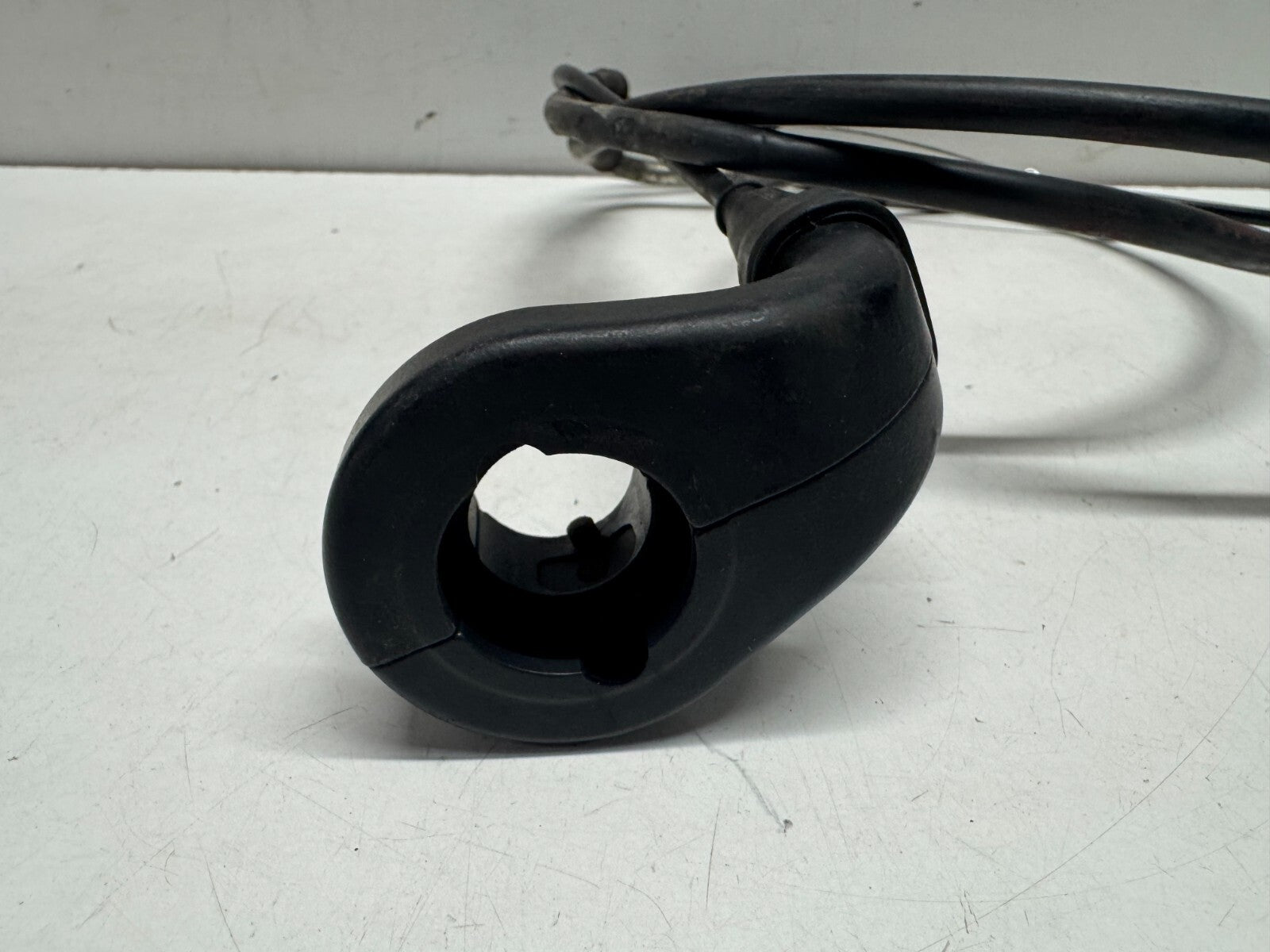Throttle Housing Clamp & Cables  Ducati Multistrada 1200 S 2013