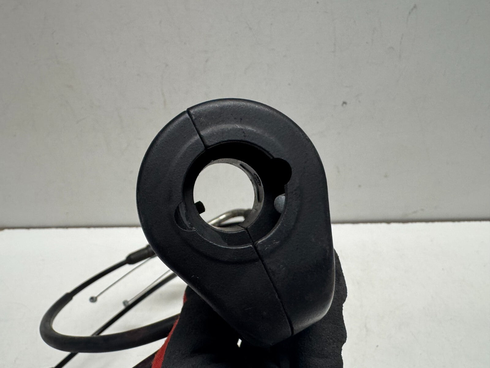 Throttle Housing Clamp & Cables  Ducati Multistrada 1200 S 2013