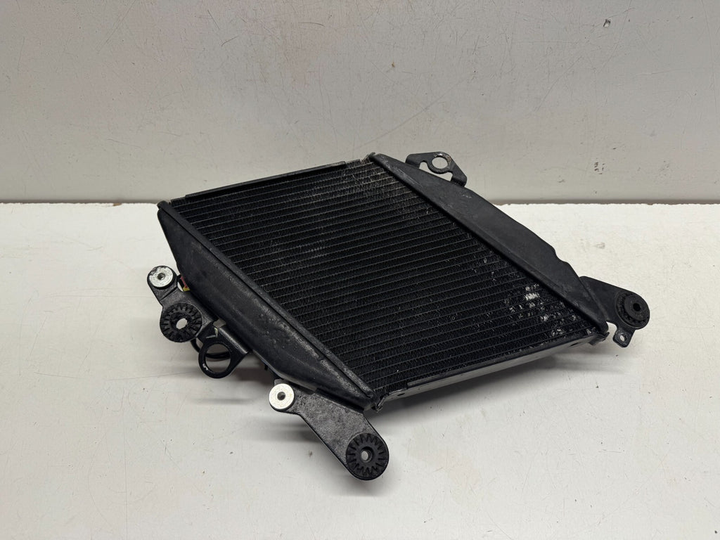 Right Radiator + Fan Ducati 1200 Diavel 2011 (2011 - 2014)