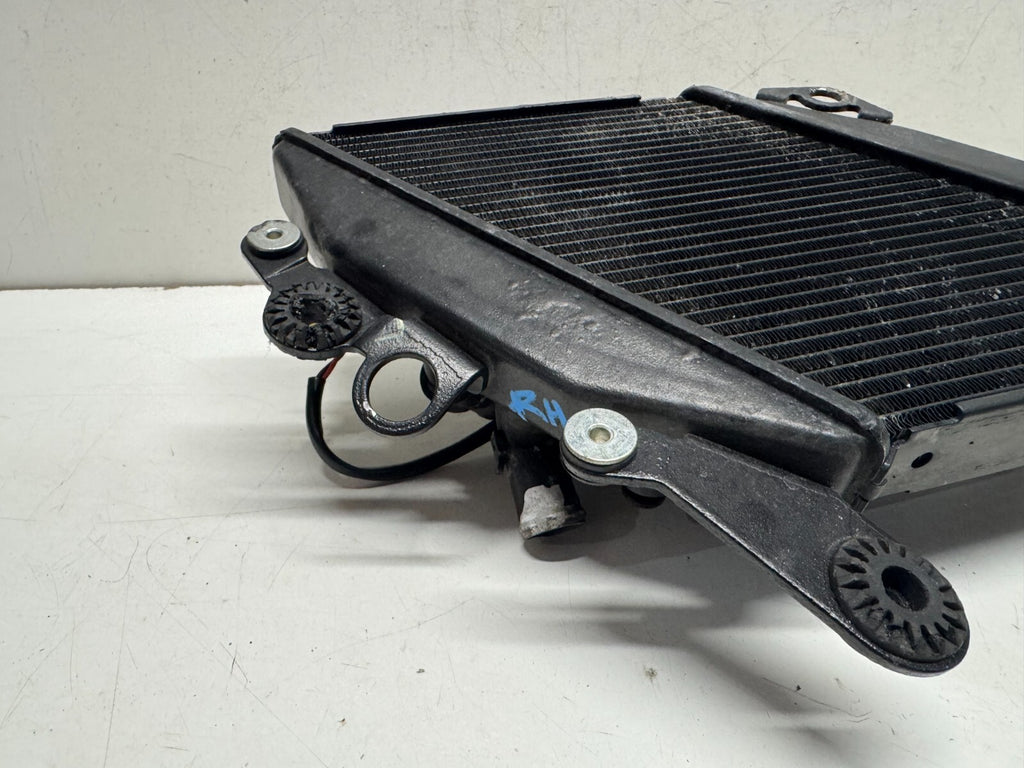 Right Radiator + Fan Ducati 1200 Diavel 2011 (2011 - 2014)