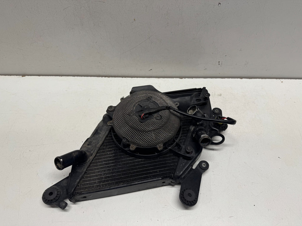 Right Radiator + Fan Ducati 1200 Diavel 2011 (2011 - 2014)
