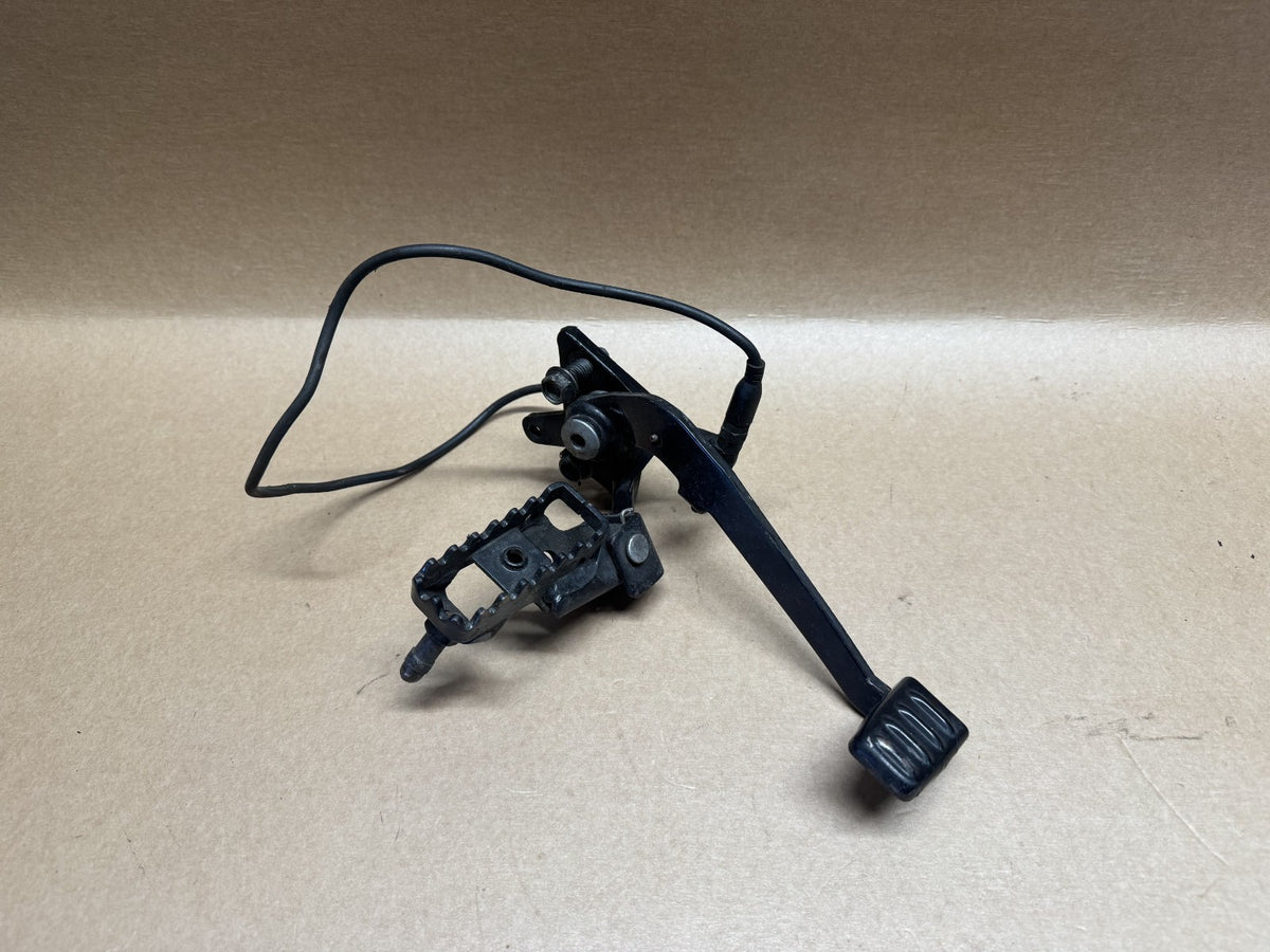Aprilia Caponord ETV 1000 2001 - 2007 Right Foot Peg + Brake Pedal