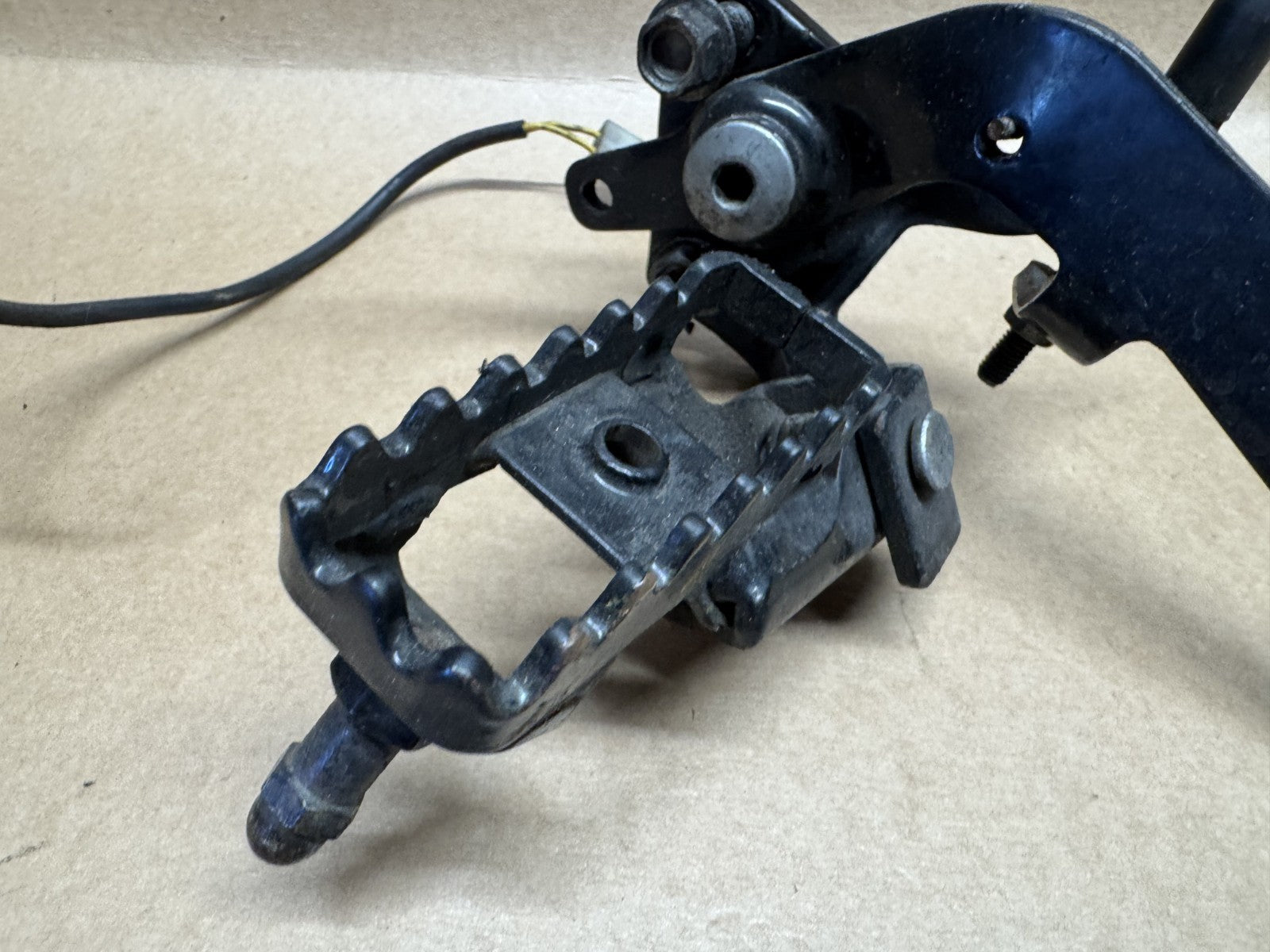 Aprilia Caponord ETV 1000 2001 - 2007 Right Foot Peg + Brake Pedal