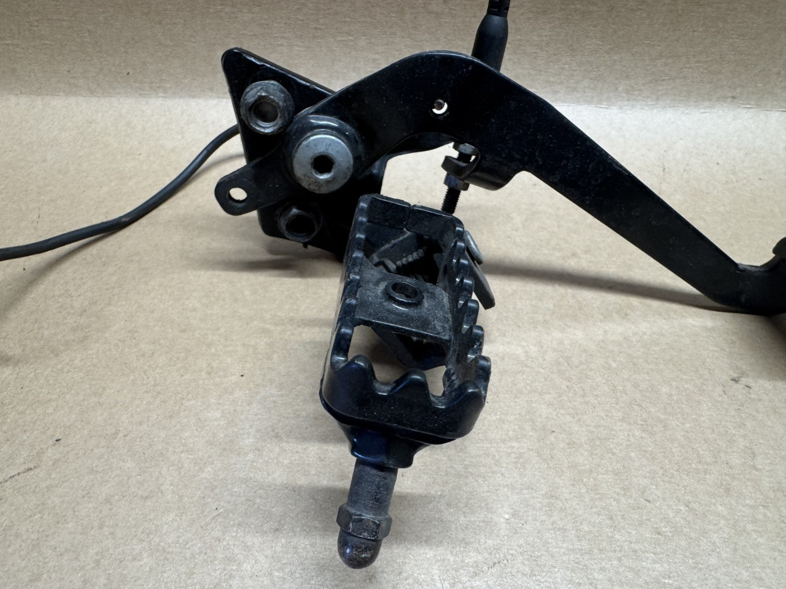 Aprilia Caponord ETV 1000 2001 - 2007 Right Foot Peg + Brake Pedal