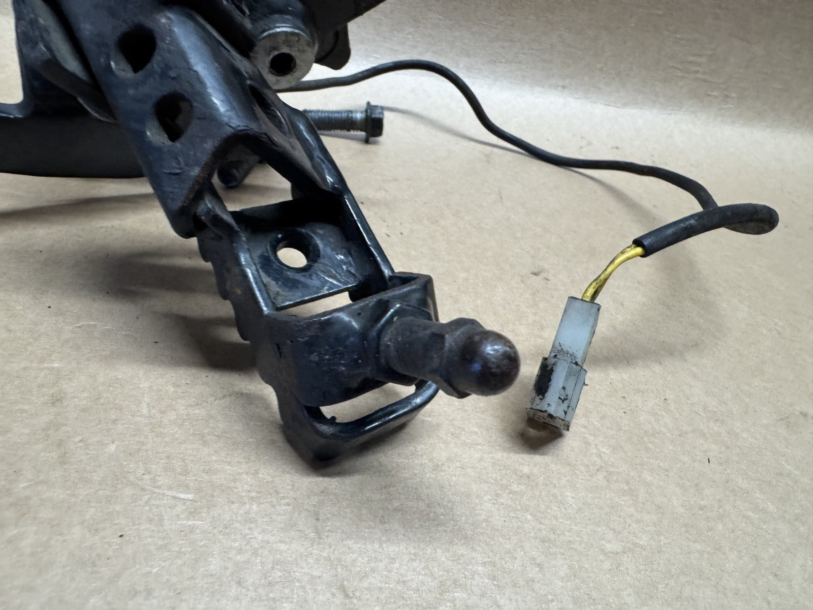 Aprilia Caponord ETV 1000 2001 - 2007 Right Foot Peg + Brake Pedal