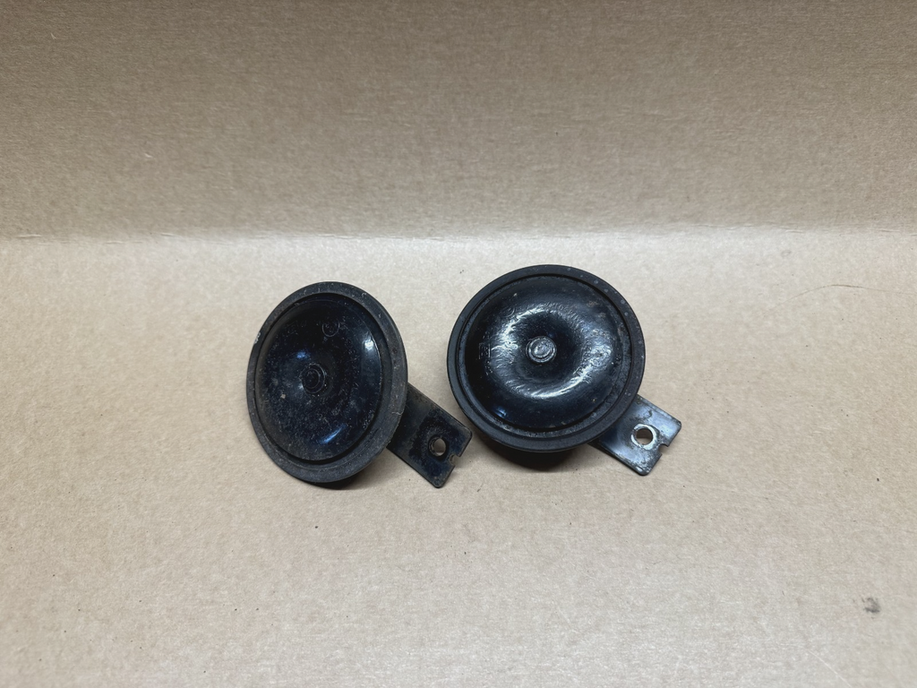 Yamaha XJR 1300 2005 (2000 - 2006) Horn x2