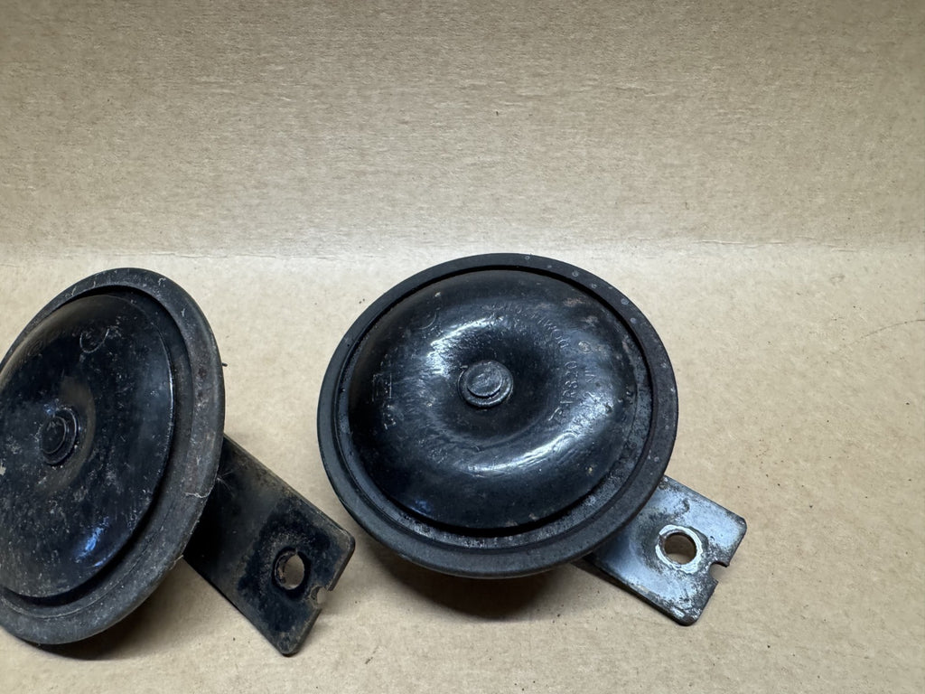 Yamaha XJR 1300 2005 (2000 - 2006) Horn x2