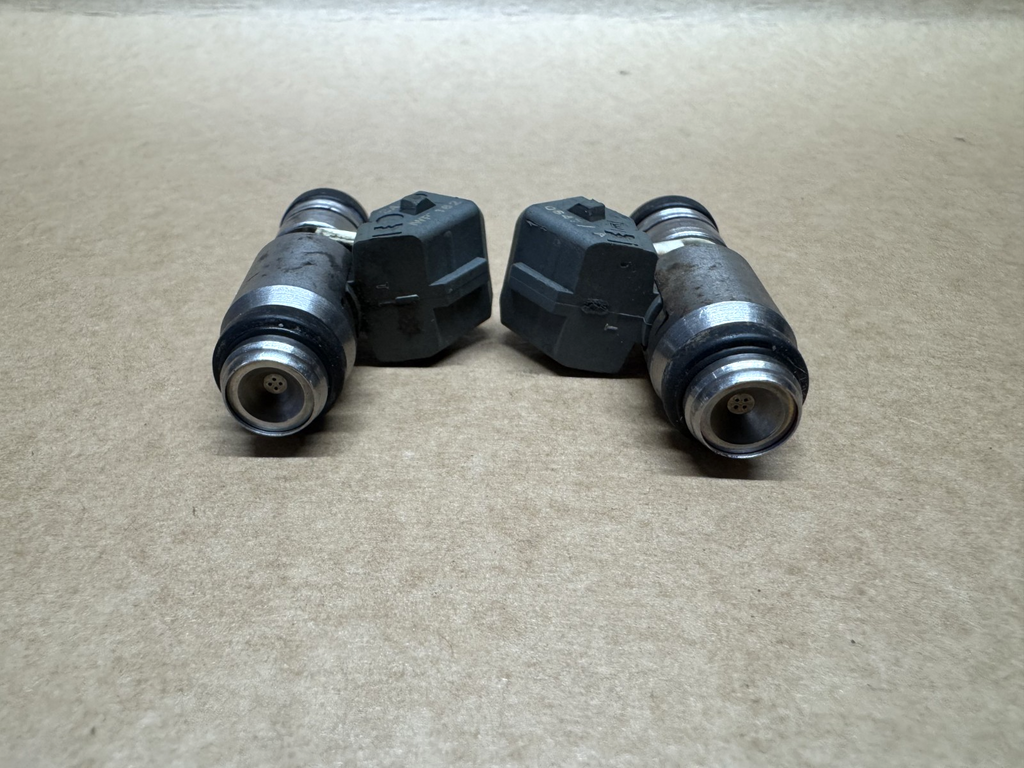 Ducati Hypermotard 1100 S 2007 Fuel Injectors x2