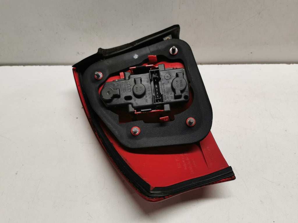 Audi A6 Rear Tail Light Right Drivers O/S Halogen Lamp 2003 MK2 4B OEM 4B5945096