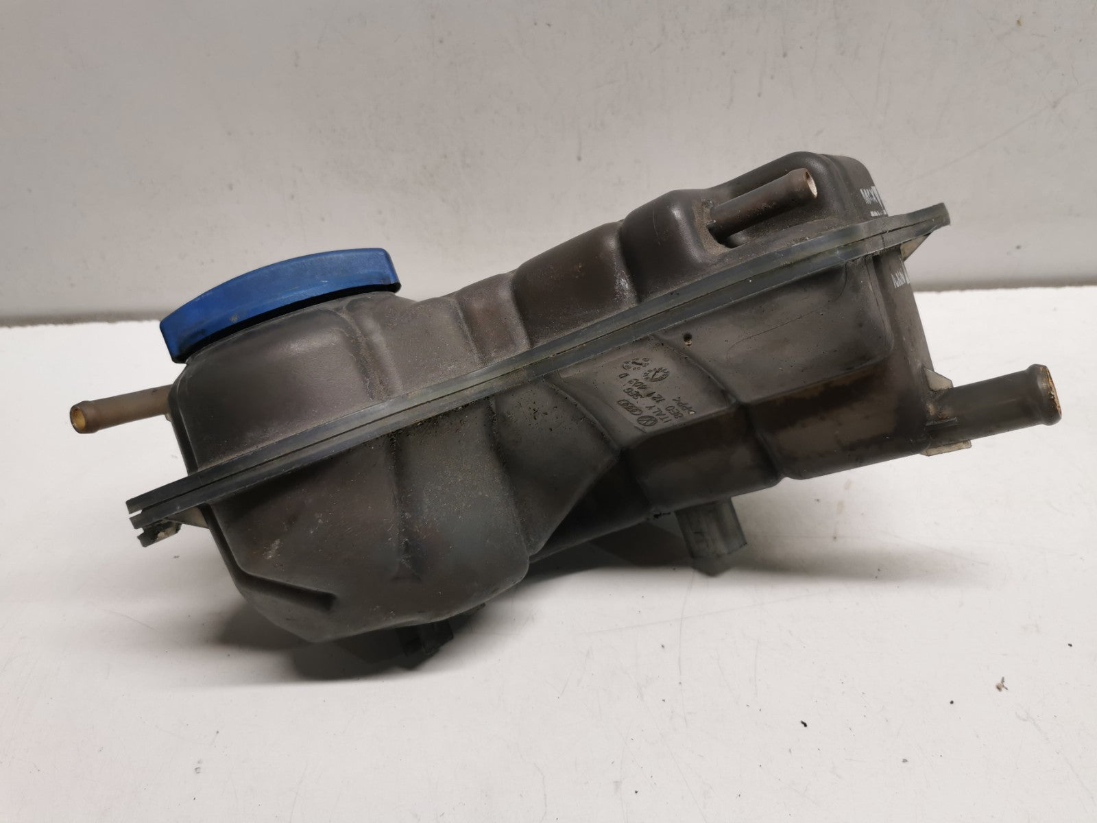 Audi A6 C5 Coolant Expansion Tank Coolant Tank 8E0121403D