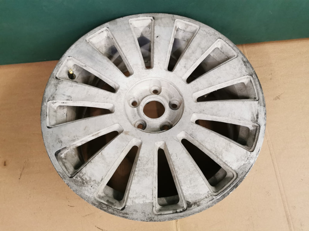 1x AUDI A8 S8 ALLOY WHEEL 4E0 601 025 N (please read)