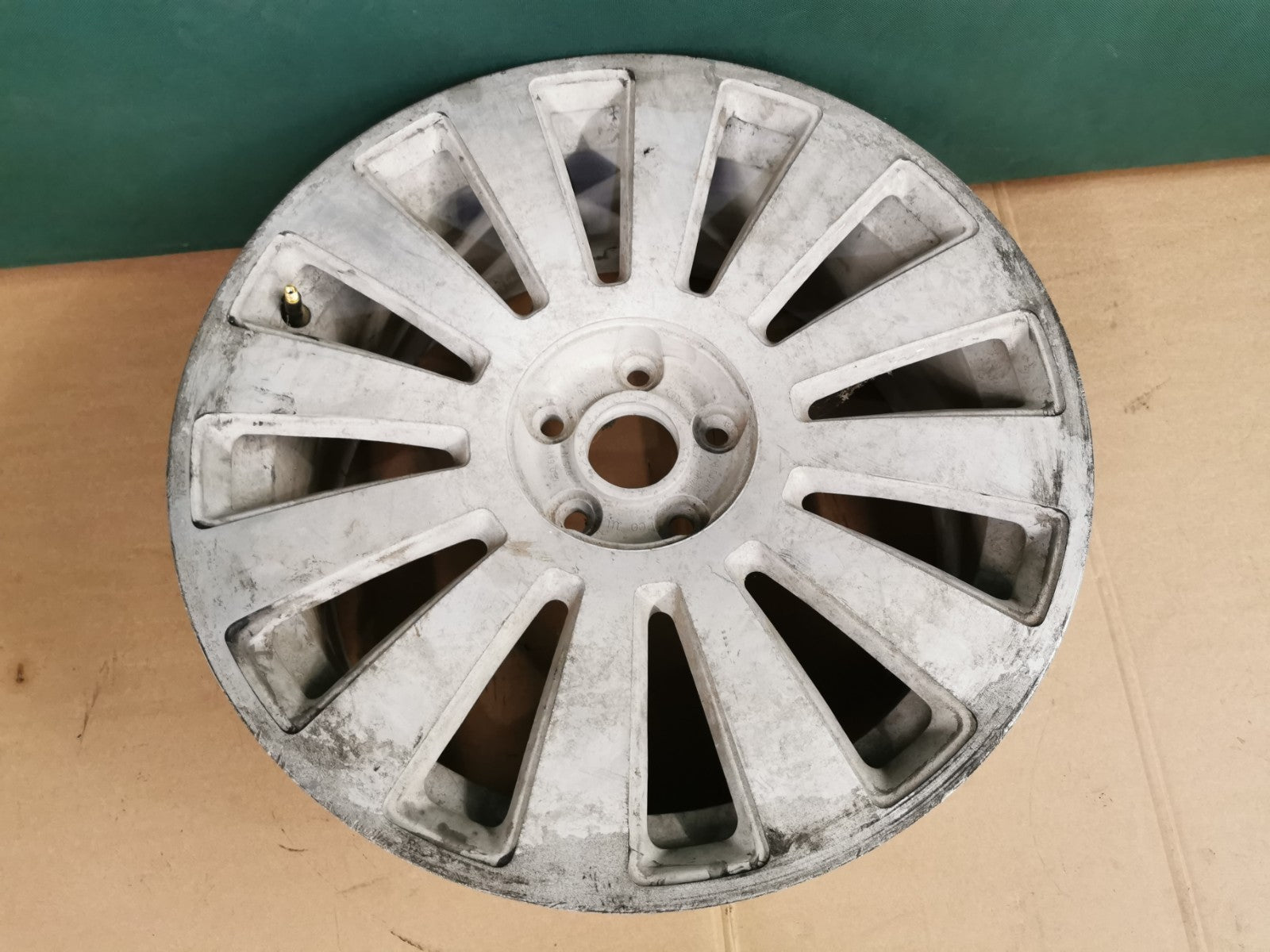 1x AUDI A8 S8 ALLOY WHEEL 4E0 601 025 N (please read)