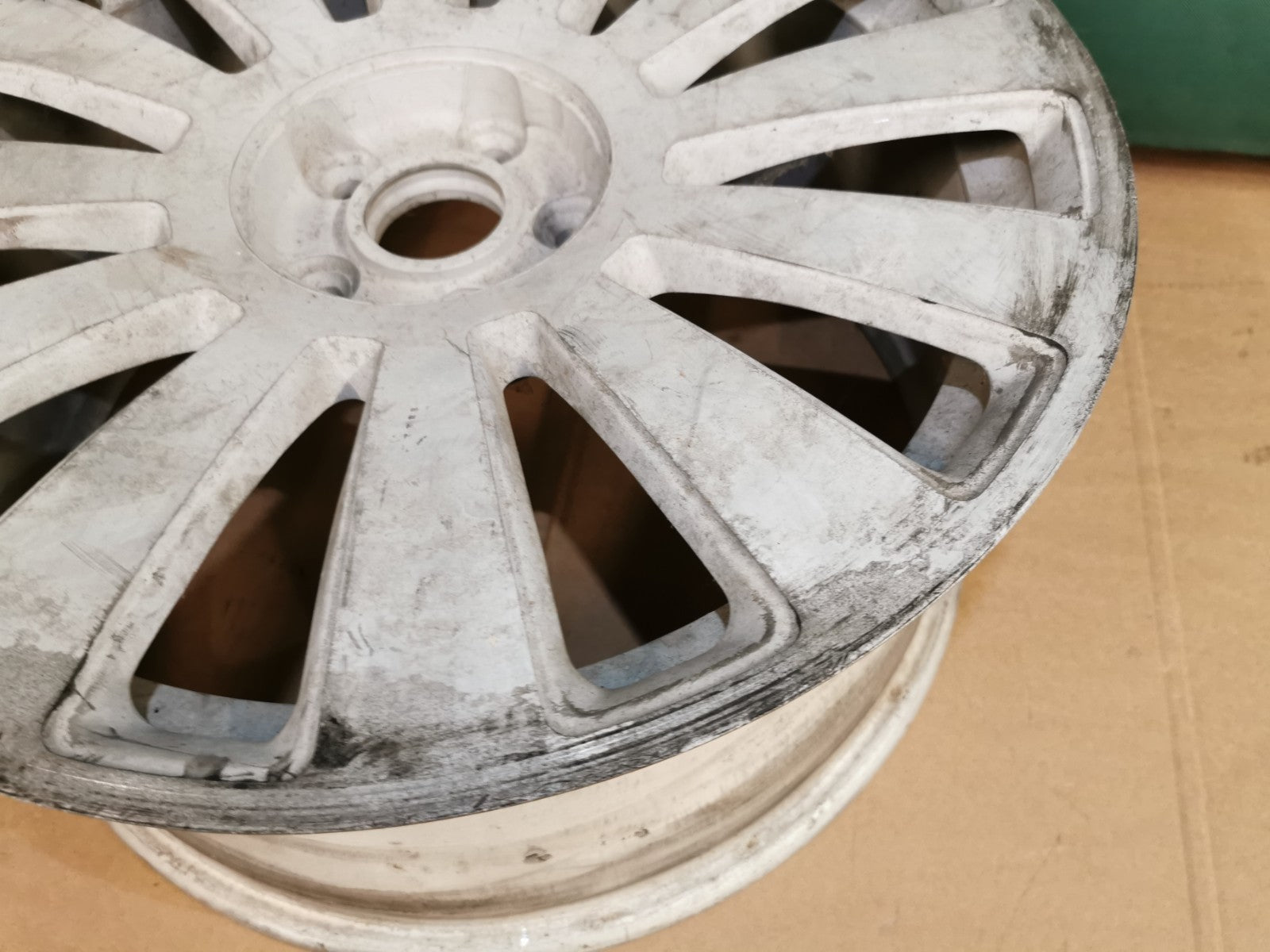 1x AUDI A8 S8 ALLOY WHEEL 4E0 601 025 N (please read)
