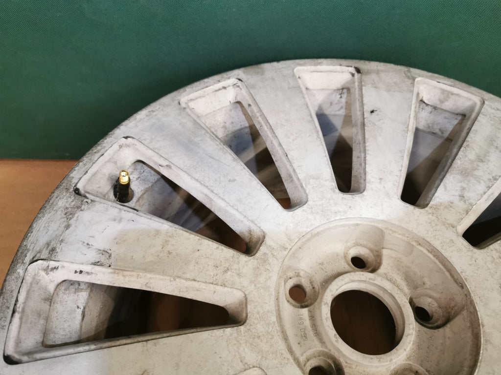 1x AUDI A8 S8 ALLOY WHEEL 4E0 601 025 N (please read)