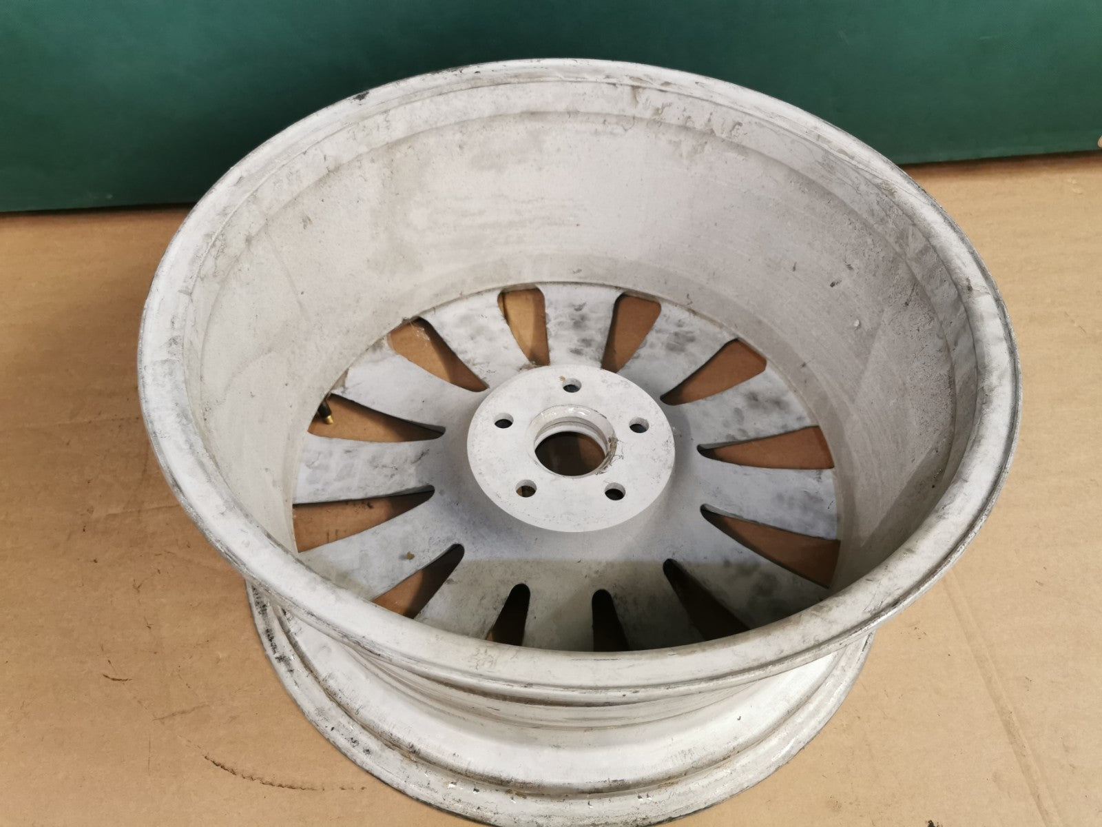 1x AUDI A8 S8 ALLOY WHEEL 4E0 601 025 N (please read)