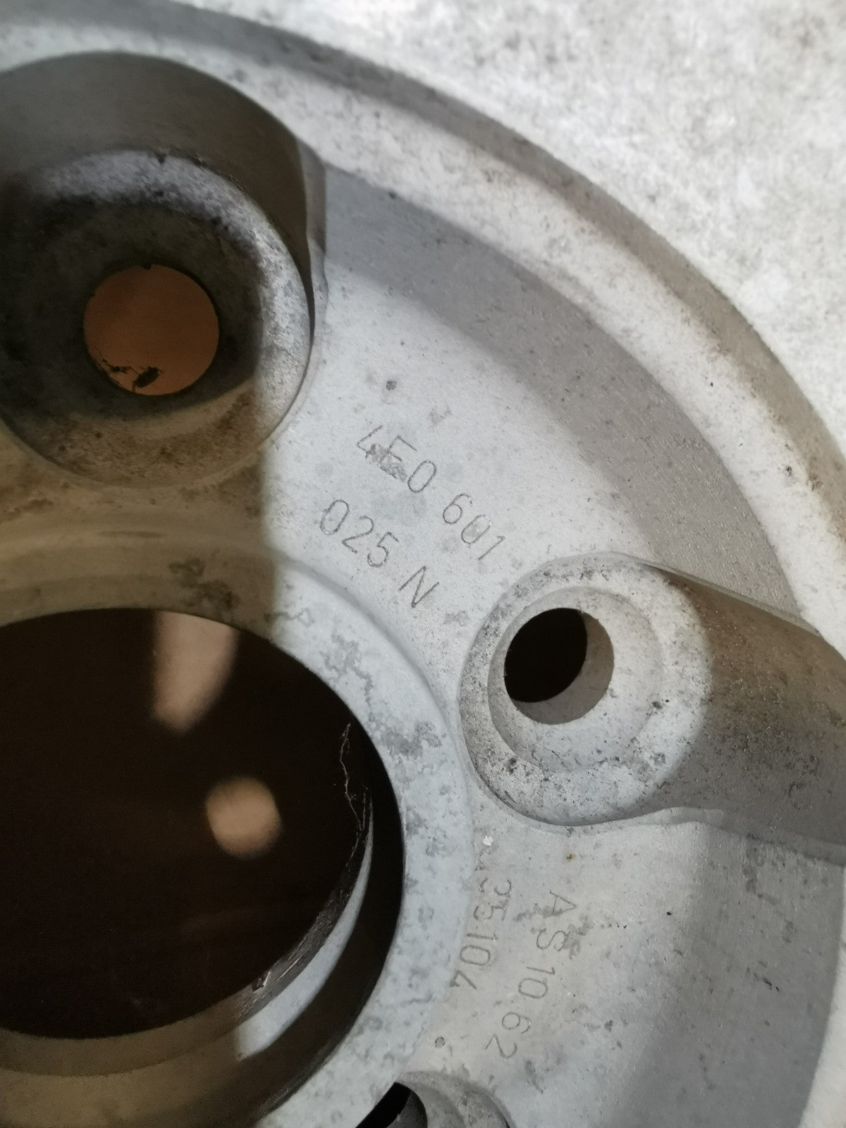 1x AUDI A8 S8 ALLOY WHEEL 4E0 601 025 N (please read)
