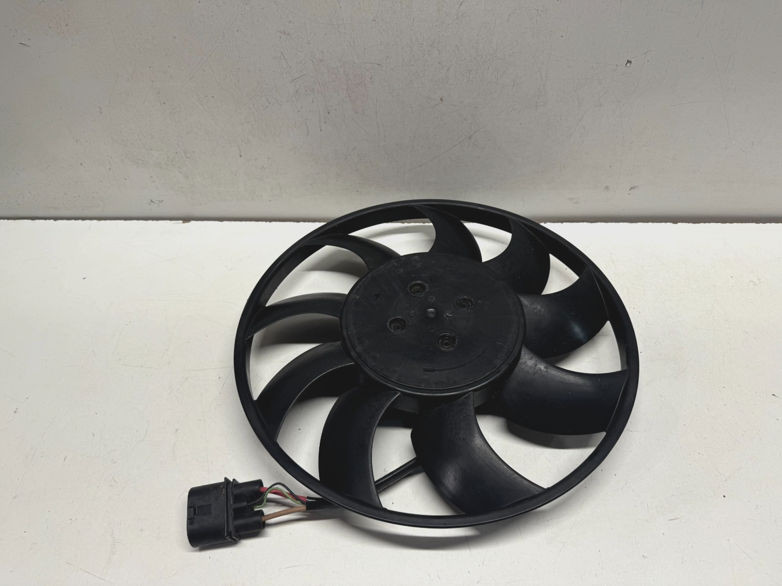 AUDI A4 B9 S4 RADIATOR COOLING FAN MOTOR 8W0959455B