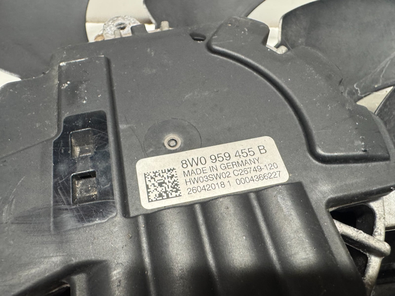 AUDI A4 B9 S4 RADIATOR COOLING FAN MOTOR 8W0959455B
