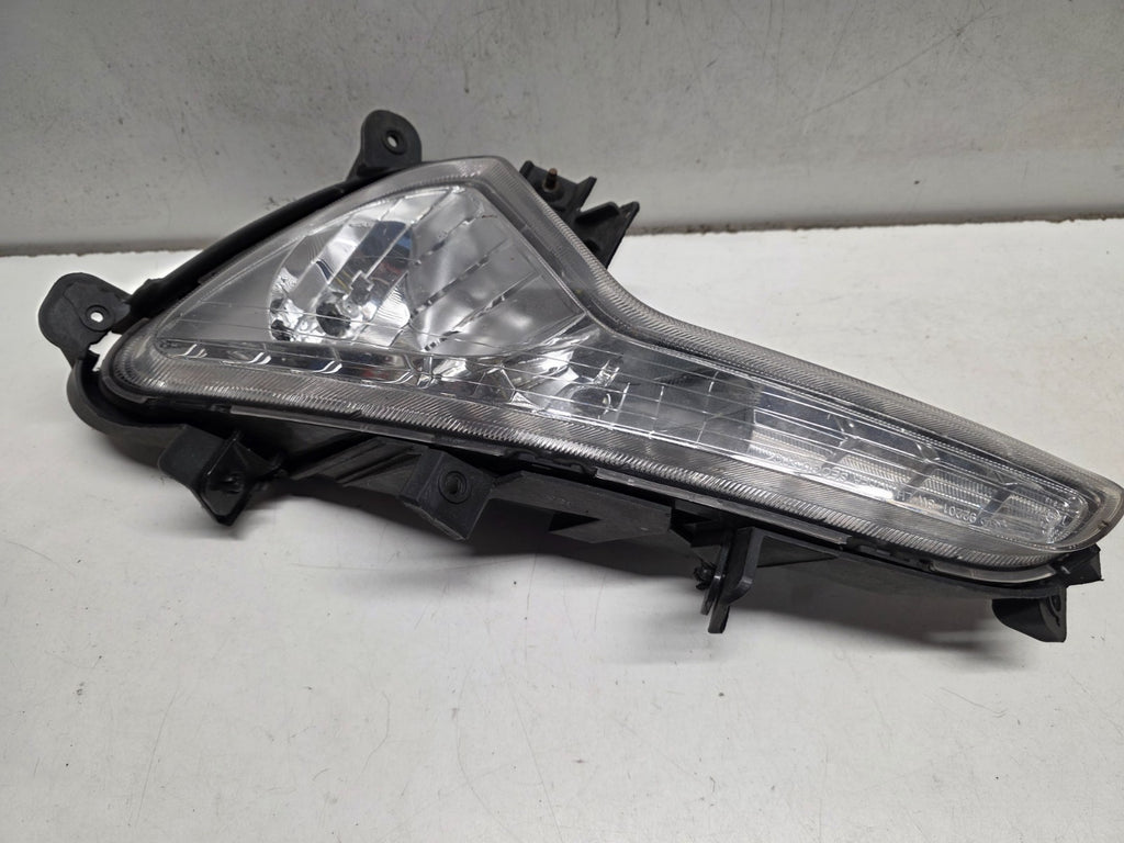 10-16 KIA SPORTAGE MK3 PASSENGER NEAR SIDE FRONT BUMPER FOG LIGHT 922013w200