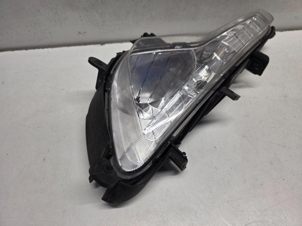 10-16 KIA SPORTAGE MK3 PASSENGER NEAR SIDE FRONT BUMPER FOG LIGHT 922013w200