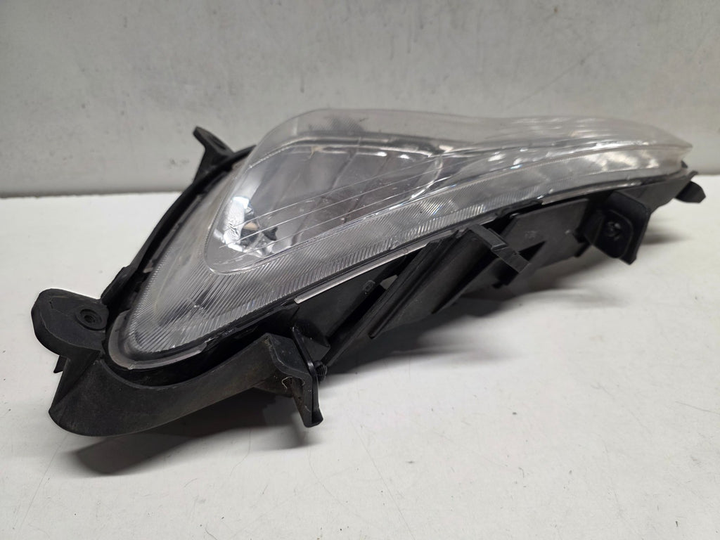 10-16 KIA SPORTAGE MK3 PASSENGER NEAR SIDE FRONT BUMPER FOG LIGHT 922013w200