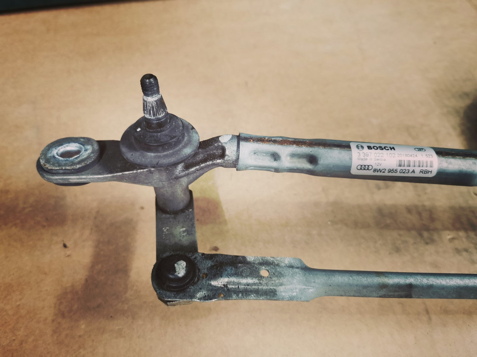 Audi A4 S4 B9 Front Windscreen Wiper Motor Linkage Mechanism 8W2955023A