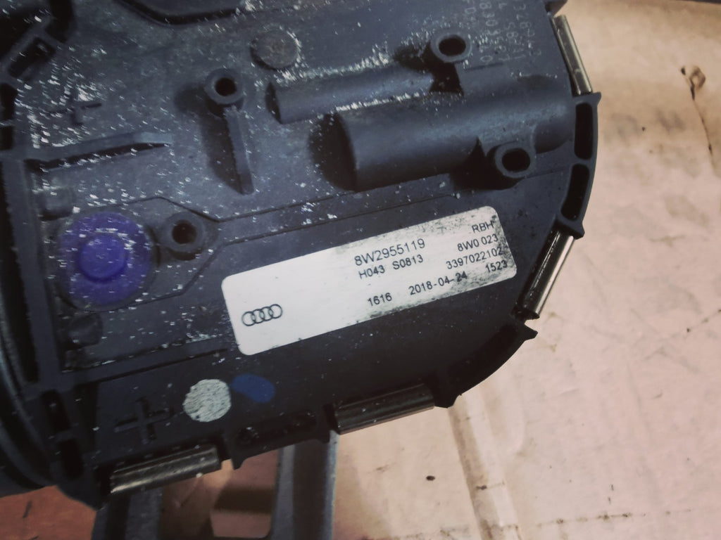 Audi A4 S4 B9 Front Windscreen Wiper Motor Linkage Mechanism 8W2955023A