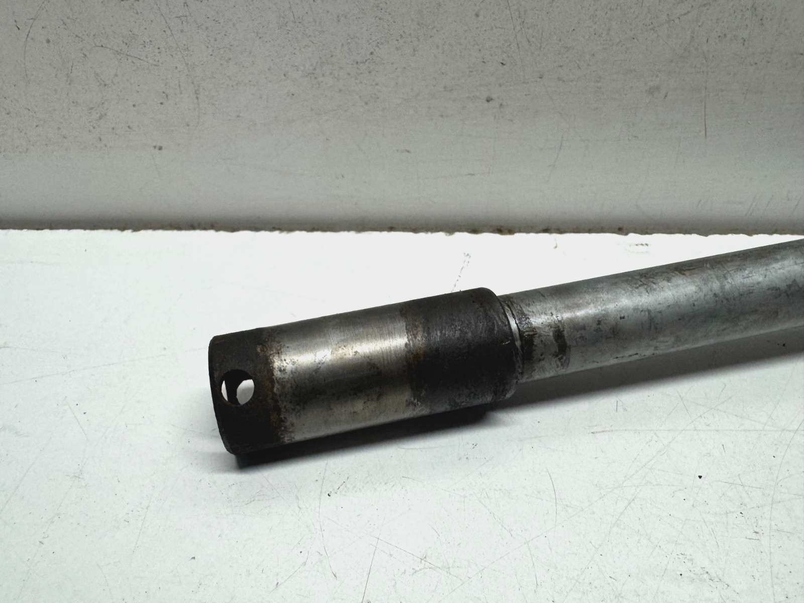 Front Wheel Spindle BMW R1150GS 2001