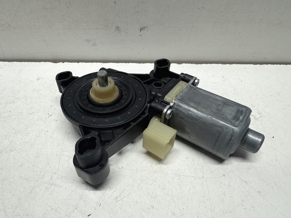 AUDI A4 S4 B9 FRONT PASSENGER LEFT SIDE WINDOW MOTOR 8W0959801