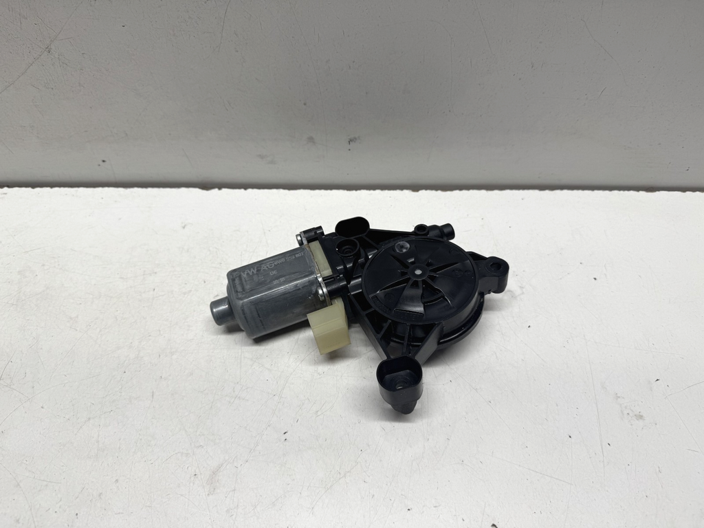 AUDI A4 S4 B9 FRONT PASSENGER LEFT SIDE WINDOW MOTOR 8W0959801