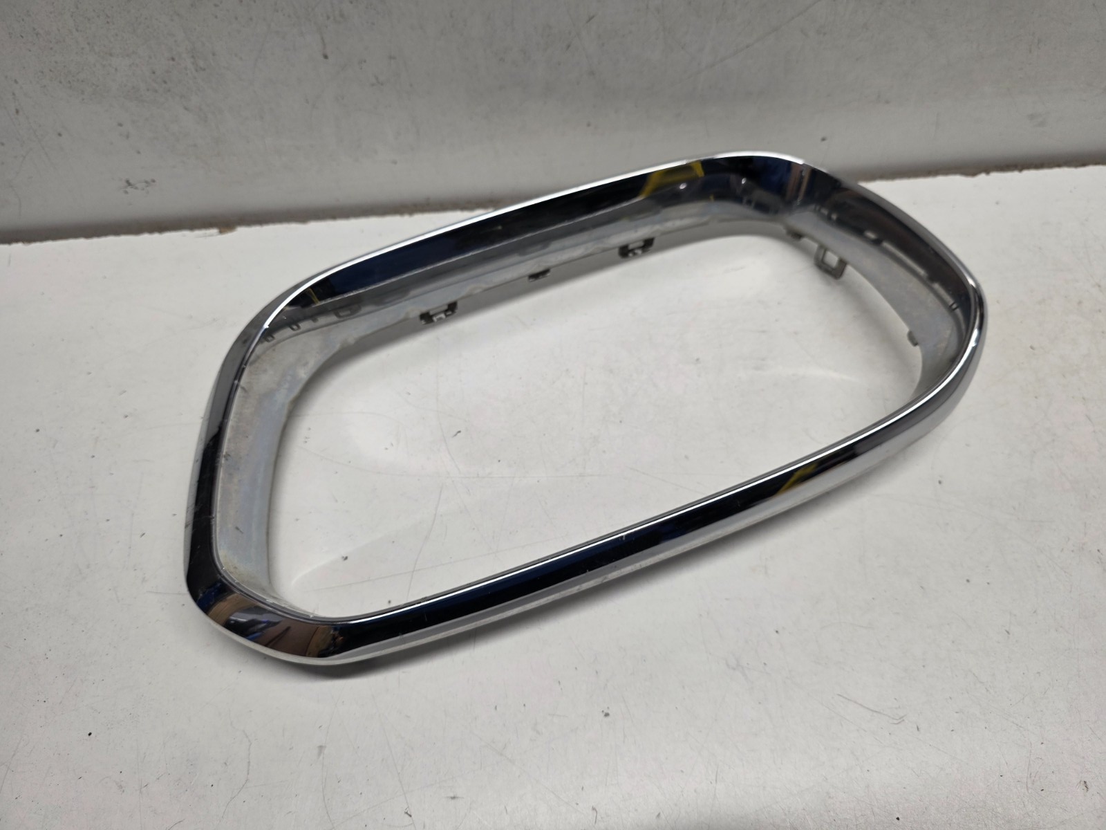 BMW 1 Series F20 F21 Left Front Bumper Trim Genuine 7371747 7371685 I14U-2502-22