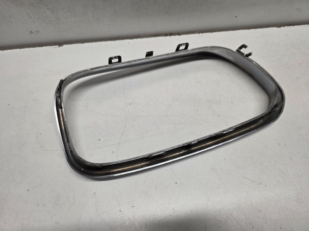BMW 1 Series F20 F21 Left Front Bumper Trim Genuine 7371747 7371685 I14U-2502-22