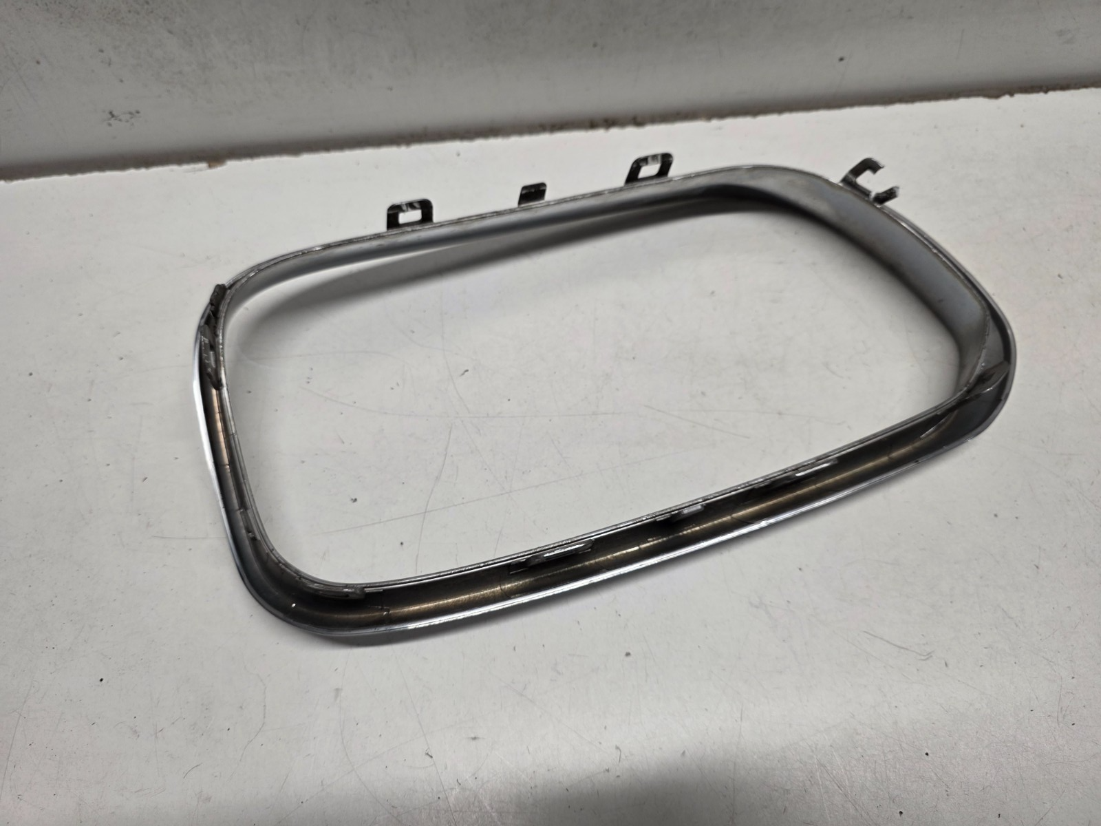 BMW 1 Series F20 F21 Left Front Bumper Trim Genuine 7371747 7371685 I14U-2502-22