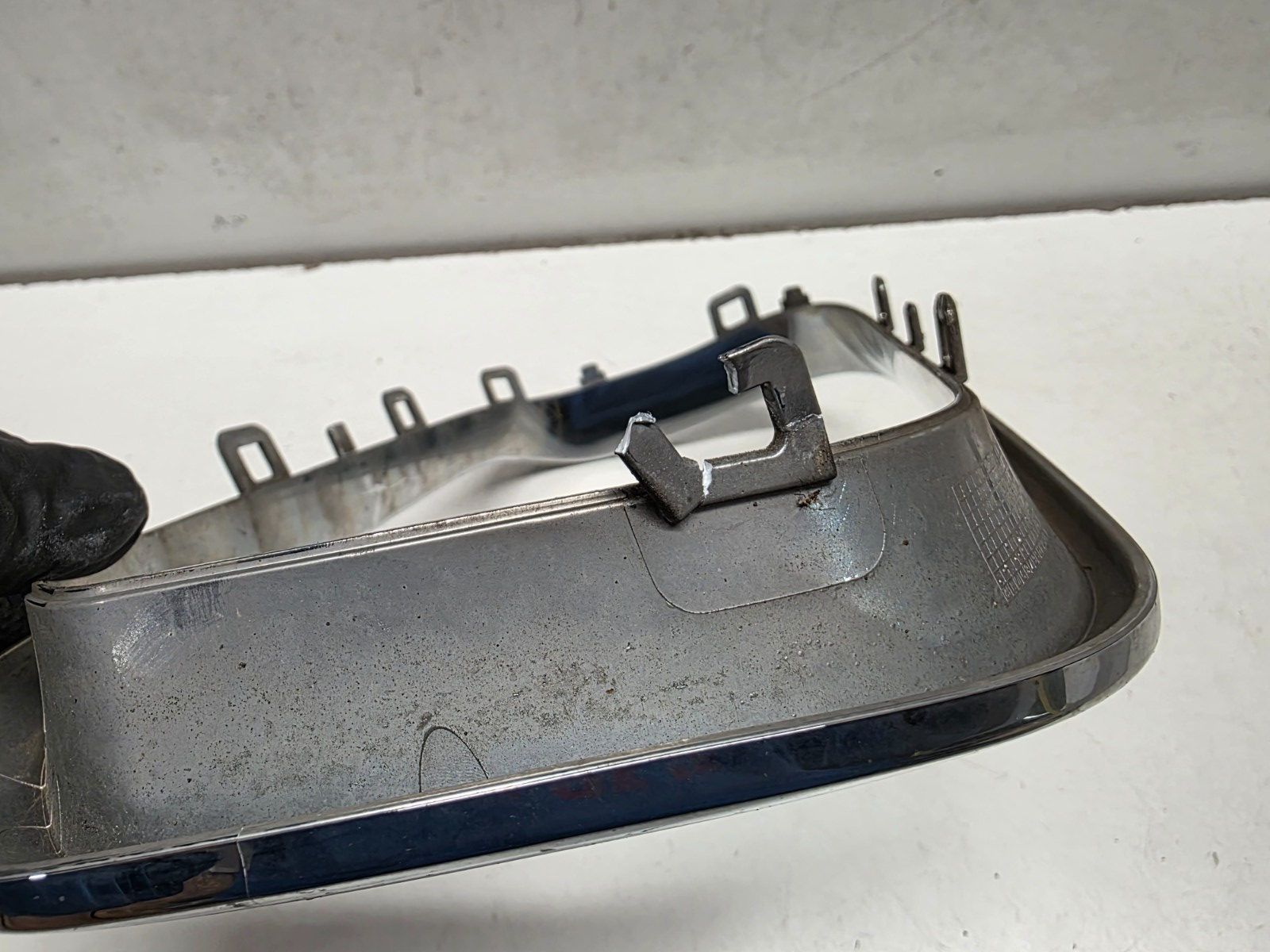 BMW 1 Series F20 F21 Left Front Bumper Trim Genuine 7371747 7371685 I14U-2502-22