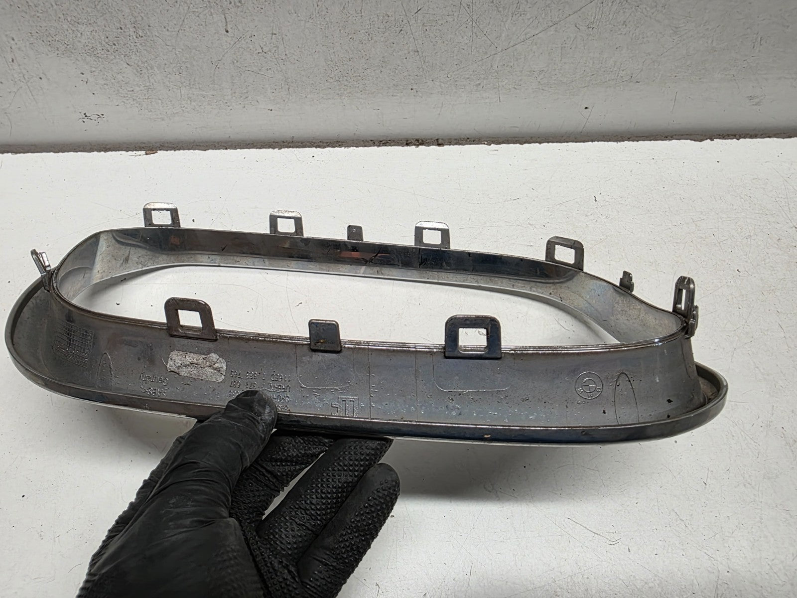 BMW 1 Series F20 F21 Left Front Bumper Trim Genuine 7371747 7371685 I14U-2502-22