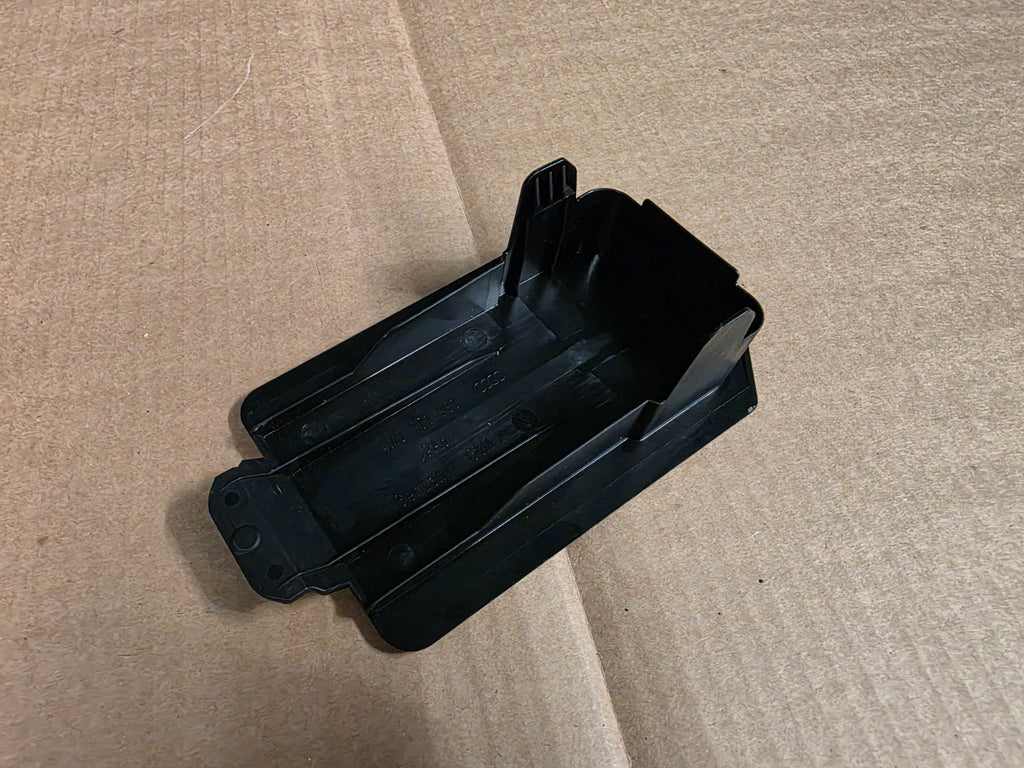 AUDI S4 S5  B9 16  PASSENGER LEFT NEARSIDE SEAT RAIL COVER TRIM 4M0971981