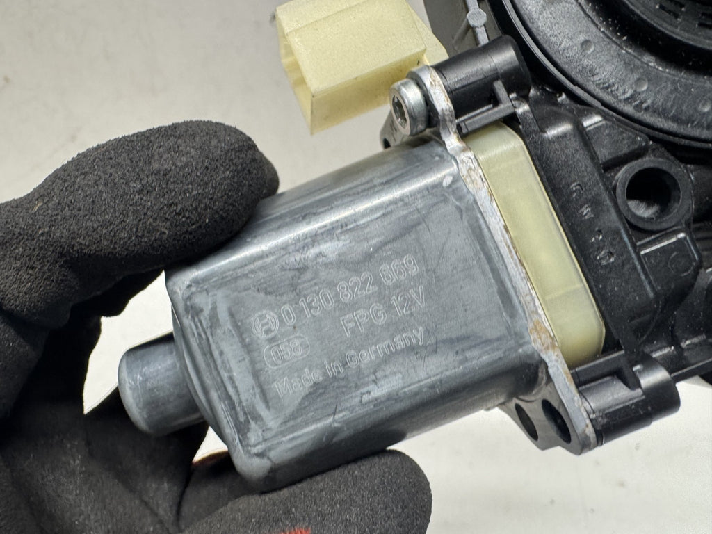 Audi A4 S4 B9 Rear Door Window Control Motor Left N/S 8W0959811