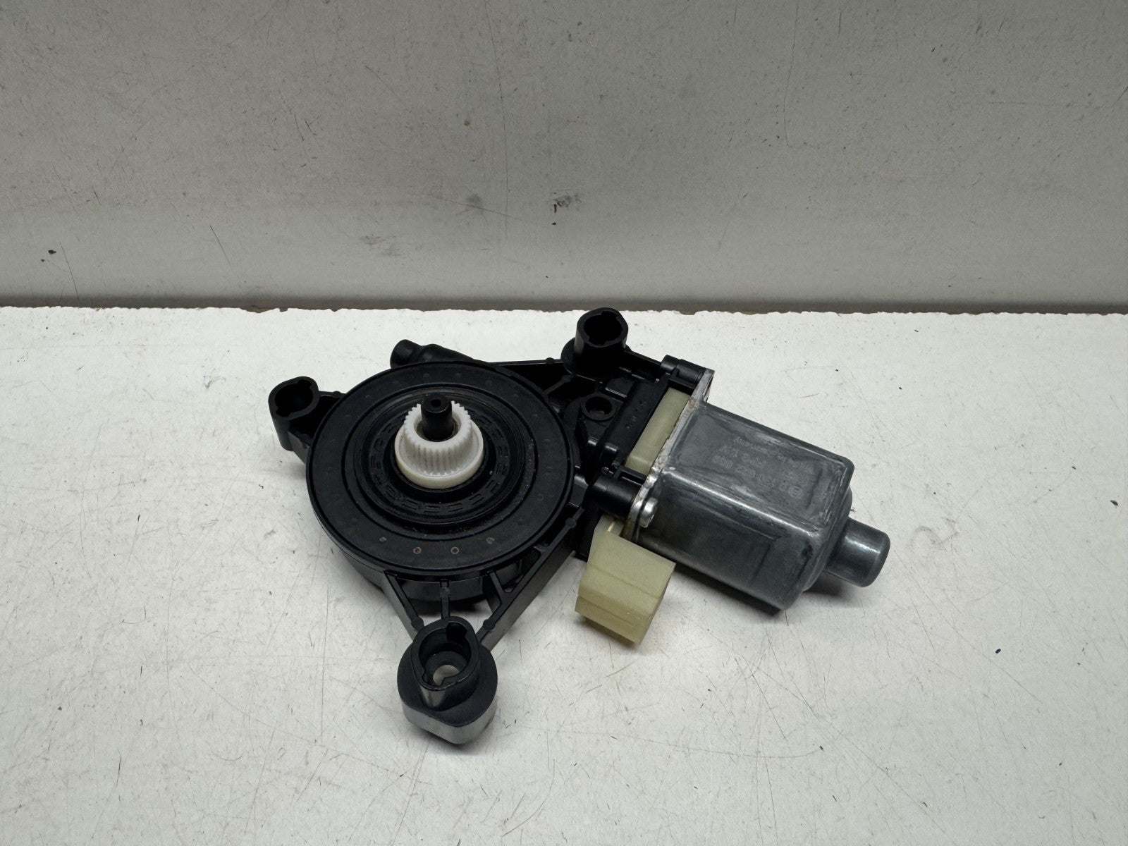 Audi A4 S4 B9 Rear Door Window Control Motor Left N/S 8W0959811