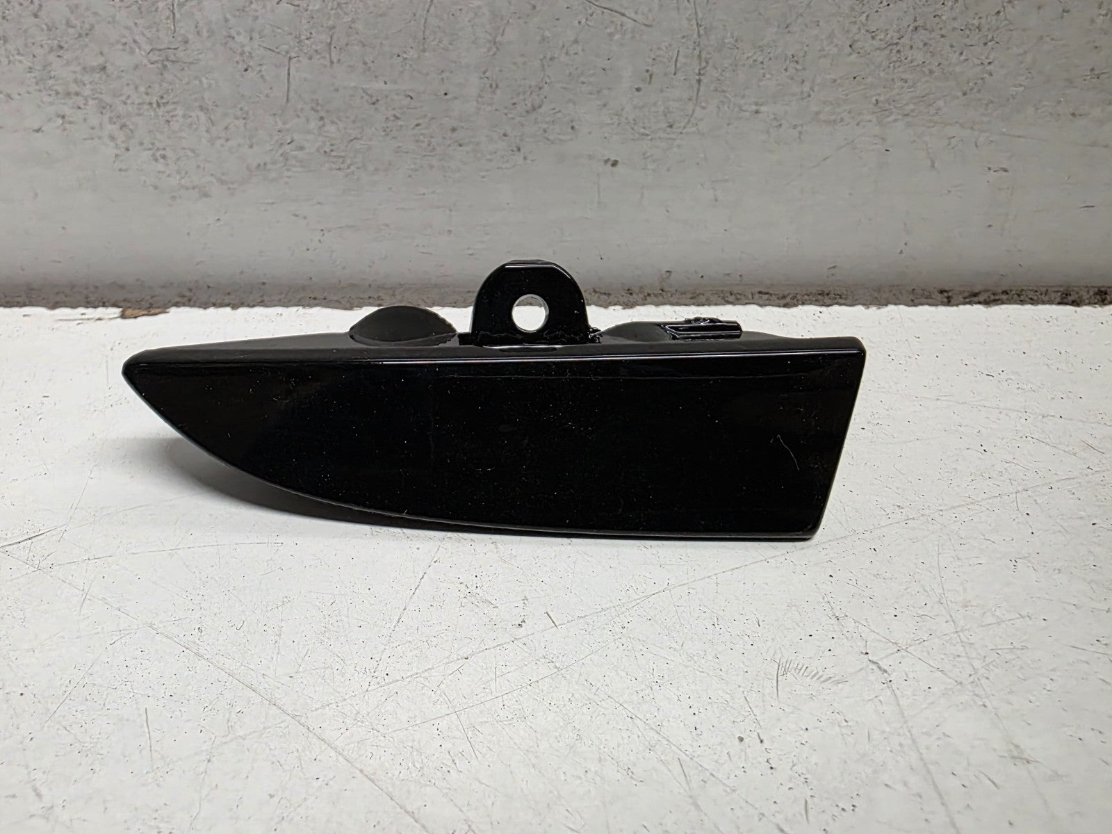 Genuine Renault Clio 4 5dr RH OS Lower tailgate trim (black) 848624970R