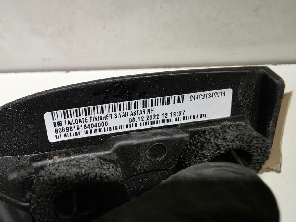 Genuine Renault Clio 4 5dr RH OS Lower tailgate trim (black) 848624970R
