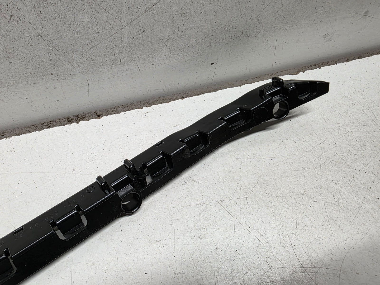 GENUINE MERCEDES-BENZ C-CLASS W204 REAR LEFT BUMPER BRACKET A2048800530