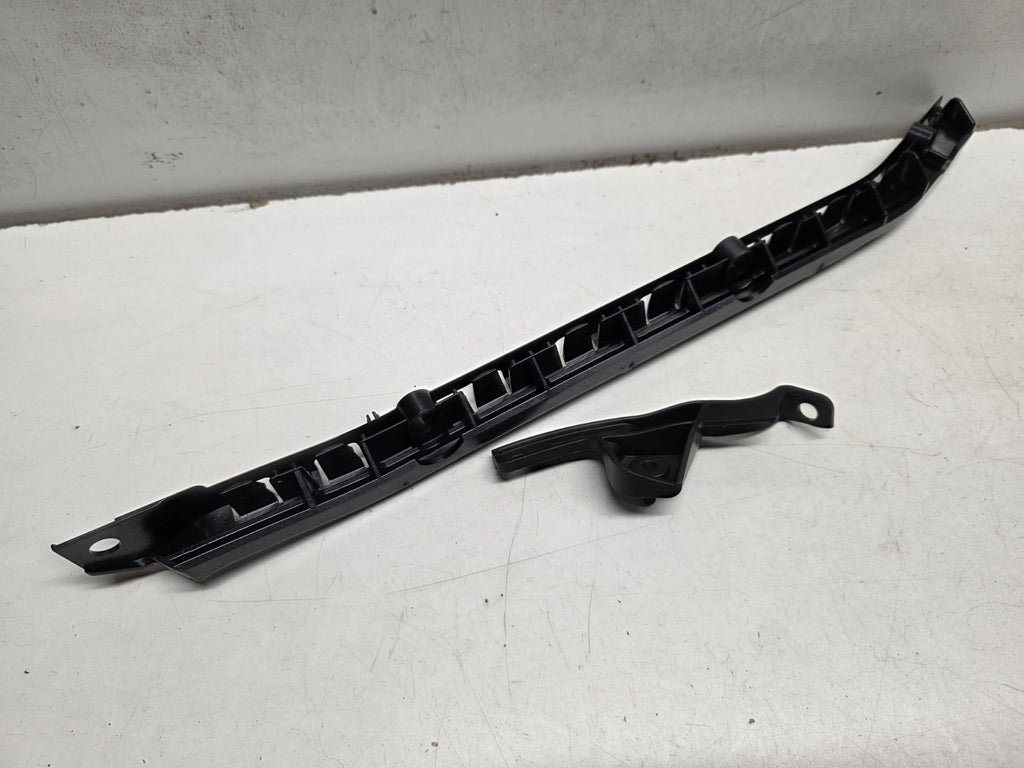 GENUINE MERCEDES-BENZ C-CLASS W204 REAR LEFT BUMPER BRACKET A2048800530