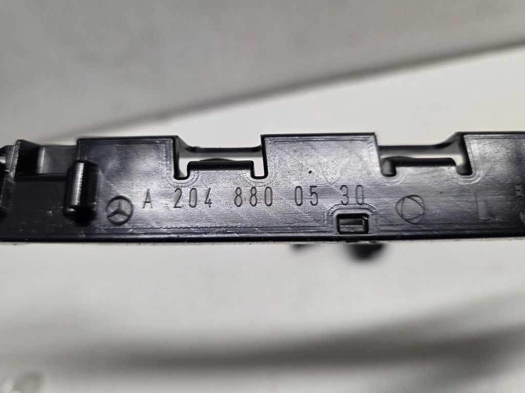 GENUINE MERCEDES-BENZ C-CLASS W204 REAR LEFT BUMPER BRACKET A2048800530