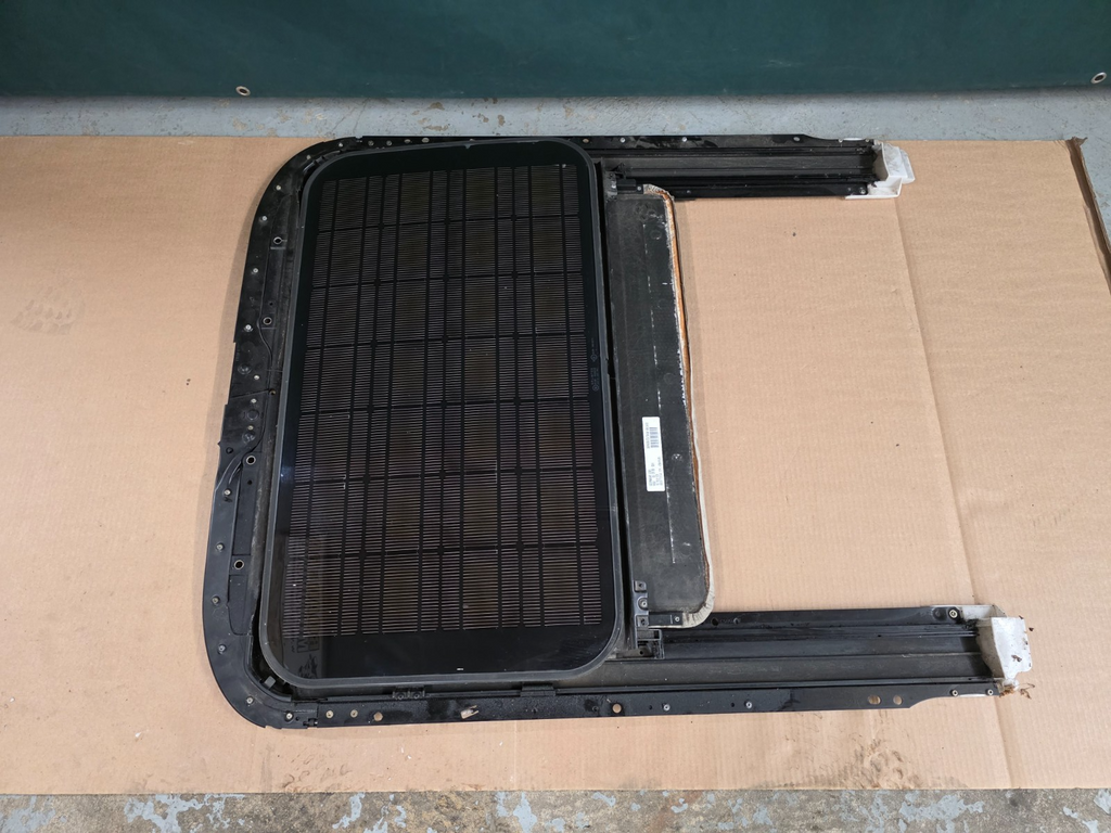 Audi A6 S6 C5 Avant - WEBASTO Sunroof Solar Panel 4B9 877 041  (please read)