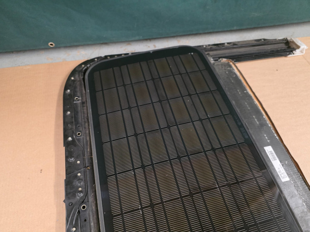 Audi A6 S6 C5 Avant - WEBASTO Sunroof Solar Panel 4B9 877 041  (please read)