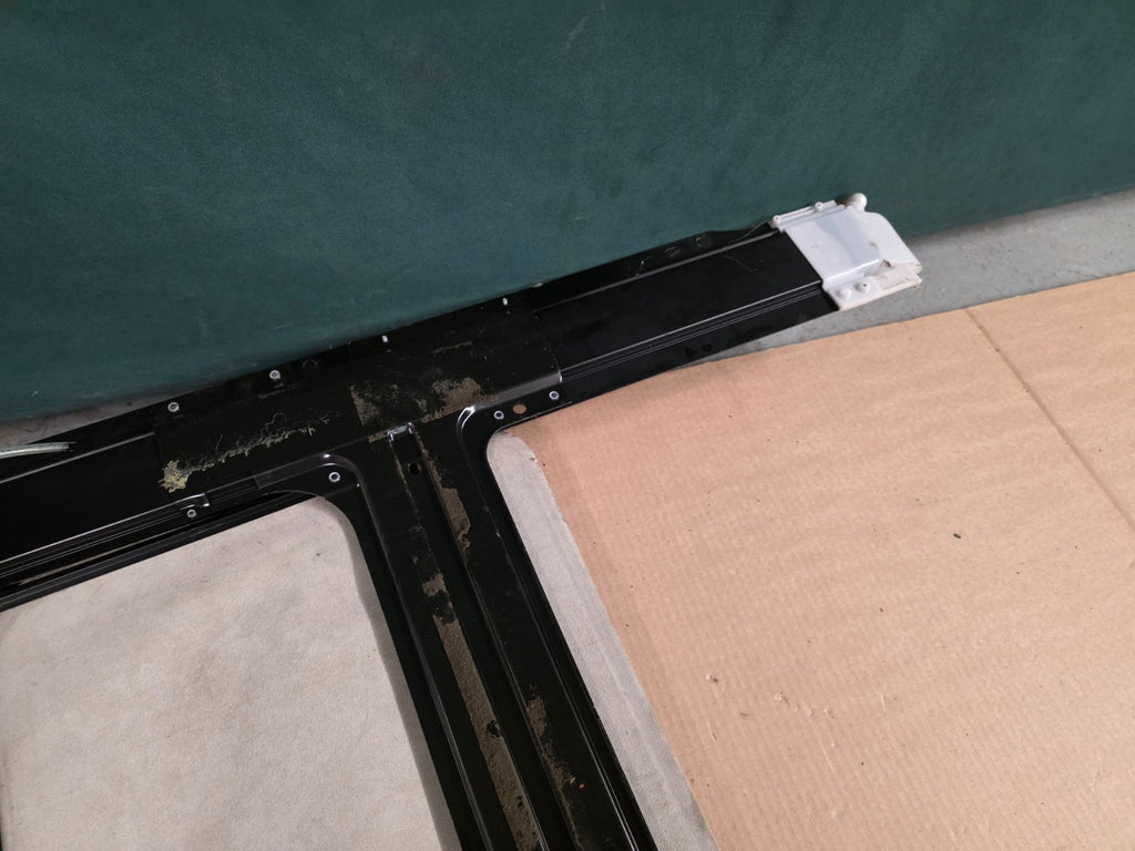 Audi A6 S6 C5 Avant - WEBASTO Sunroof Solar Panel 4B9 877 041  (please read)