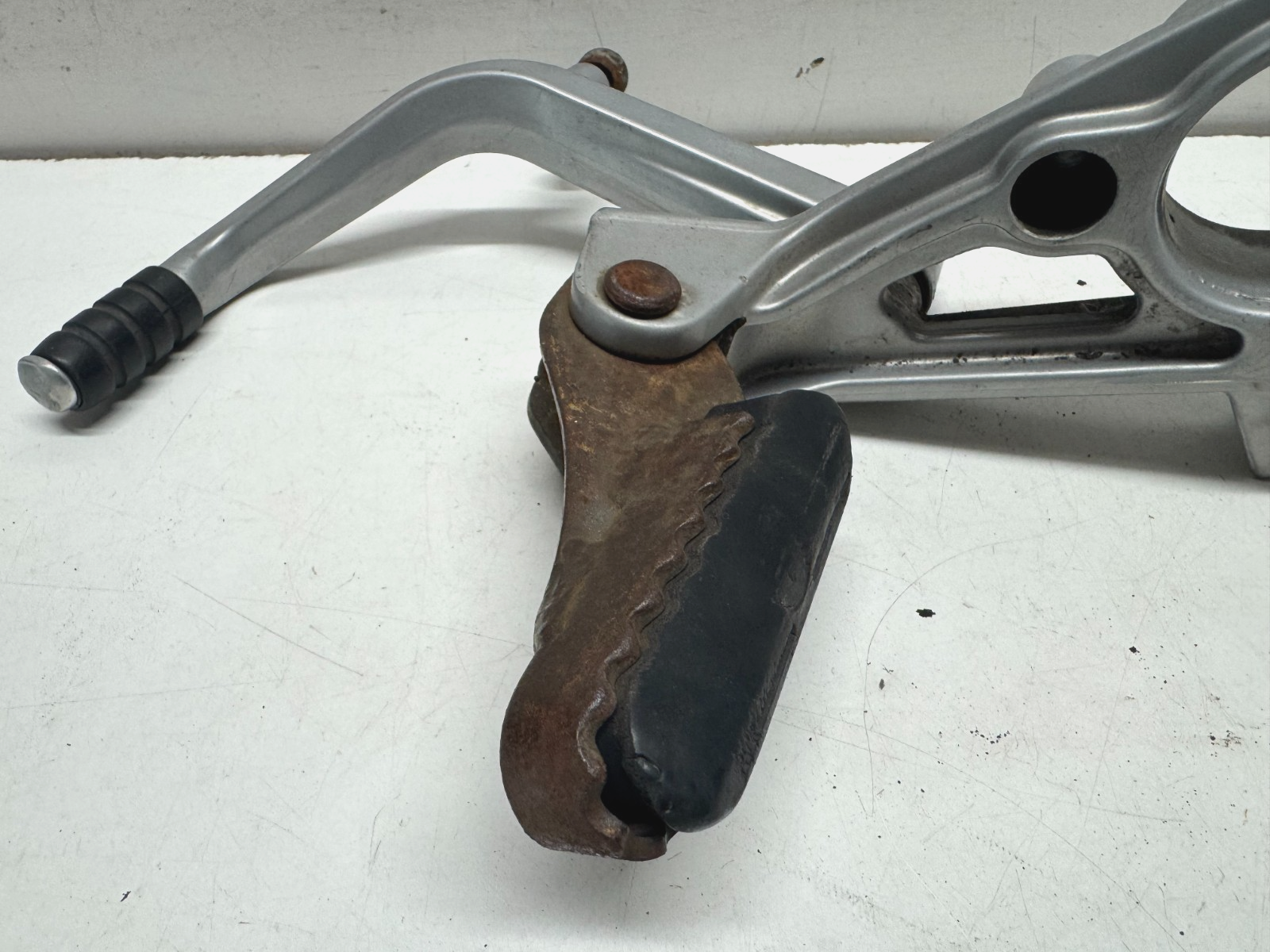 Front Left Footrest Assembly BMW R1150GS 2001