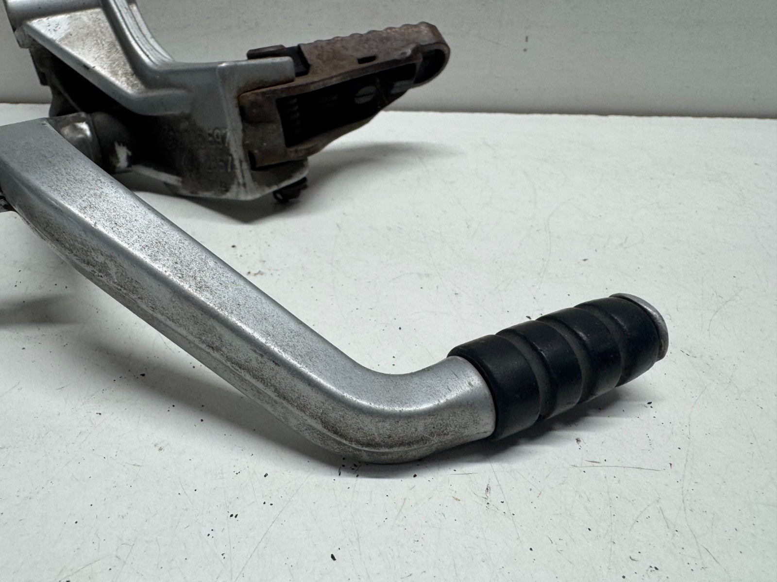 Front Left Footrest Assembly BMW R1150GS 2001